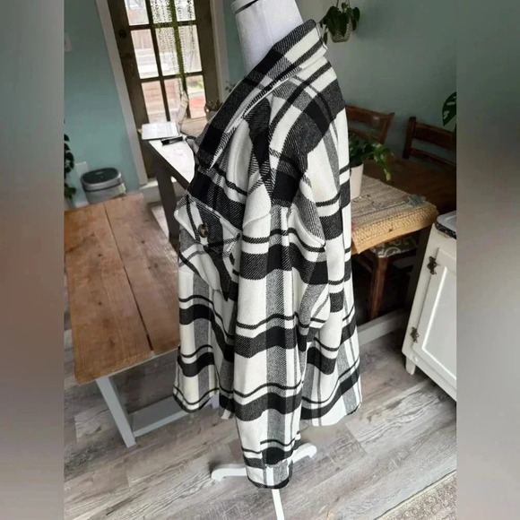LOVE TREE shacket shirt flannel button down oversized - Picture 3 of 5